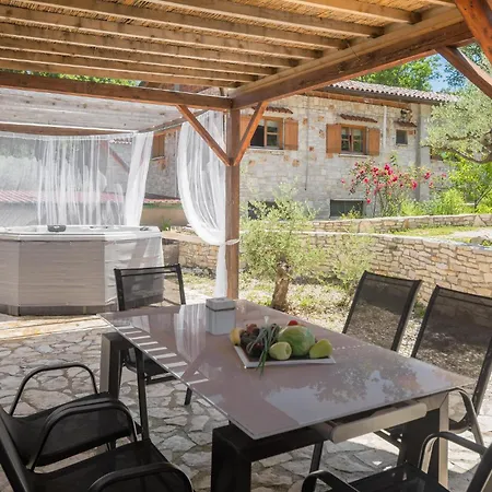 Lovely In With House A Panoramic View * Rovinj