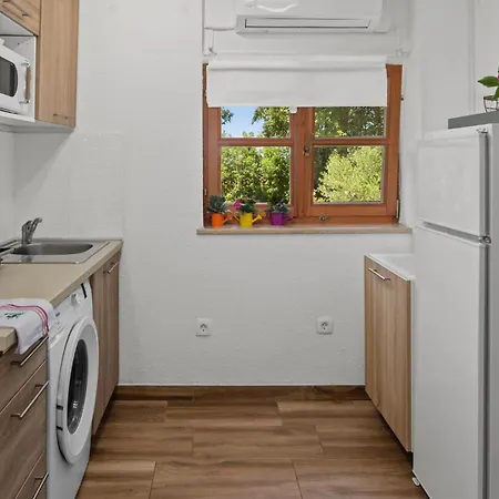 2 Bedroom Beautiful In Casa de Férias *