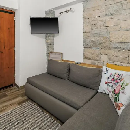 2 Bedroom Beautiful In