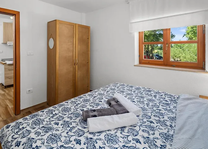 2 Bedroom Beautiful In 펜션 *
