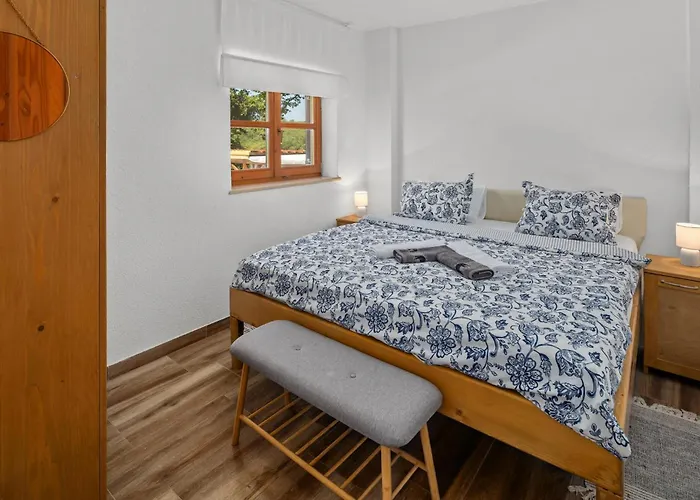 2 Bedroom Beautiful In *