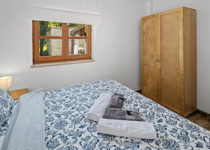 2 Bedroom Beautiful In * 로비니