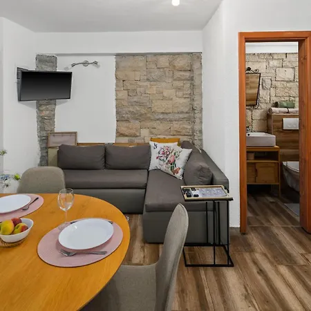 Lovely In With House A Panoramic View *